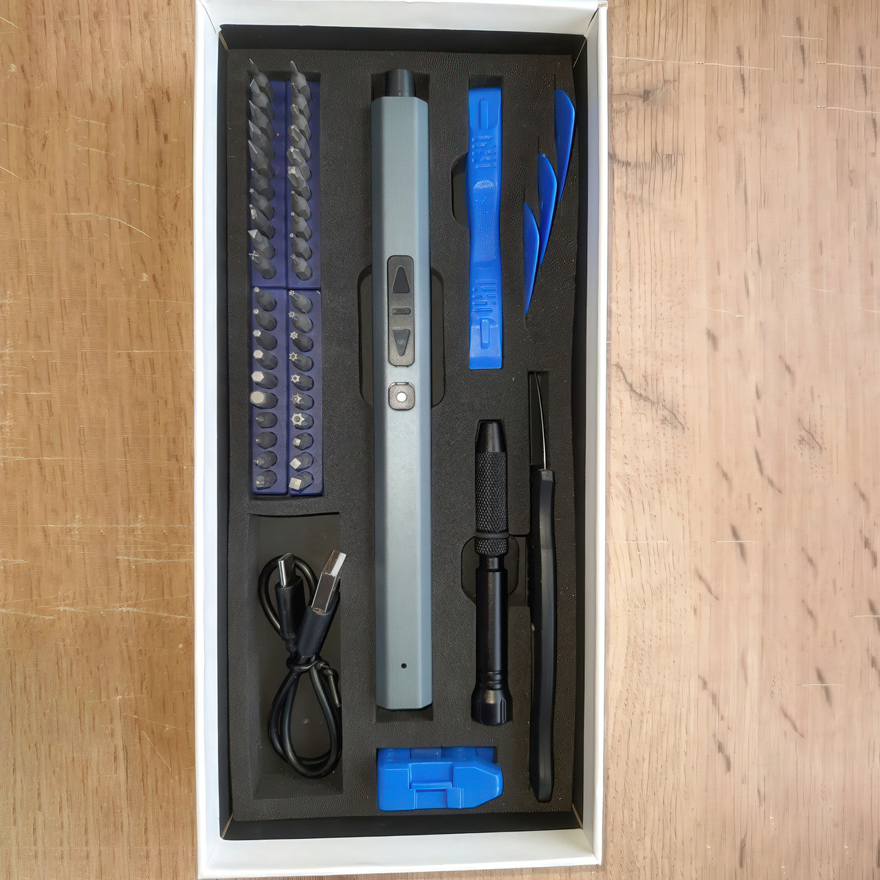 Електрична викрутка 51 в 1 з насадками, підсвіткою та магнітним кріпленням